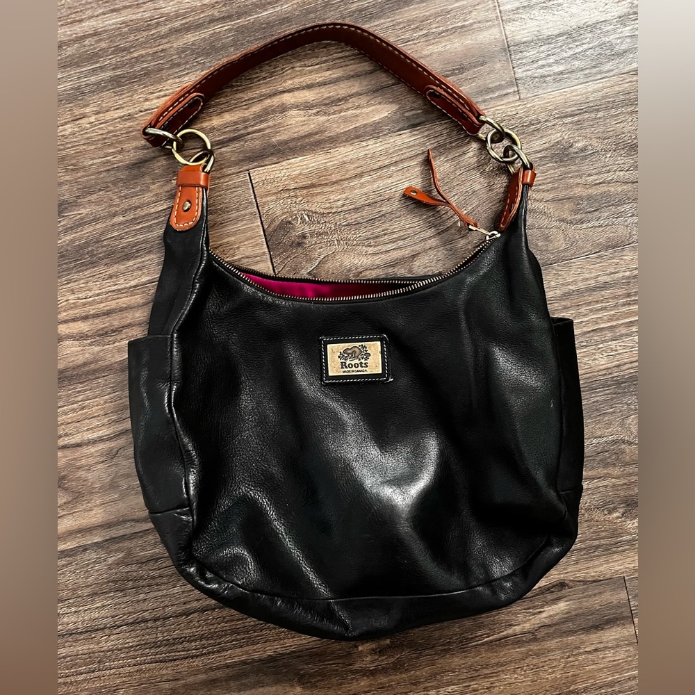 Black Leather Roots Purse